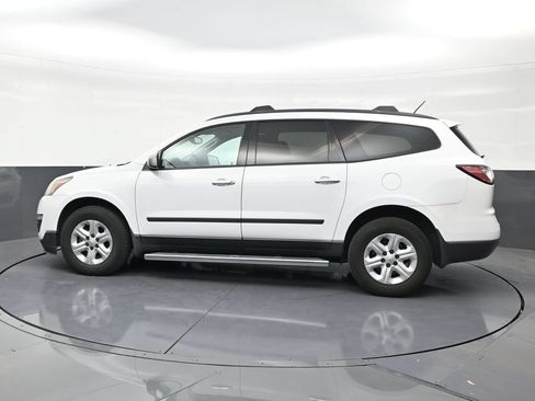 Used 2017 Chevrolet Traverse LS FWD image 2