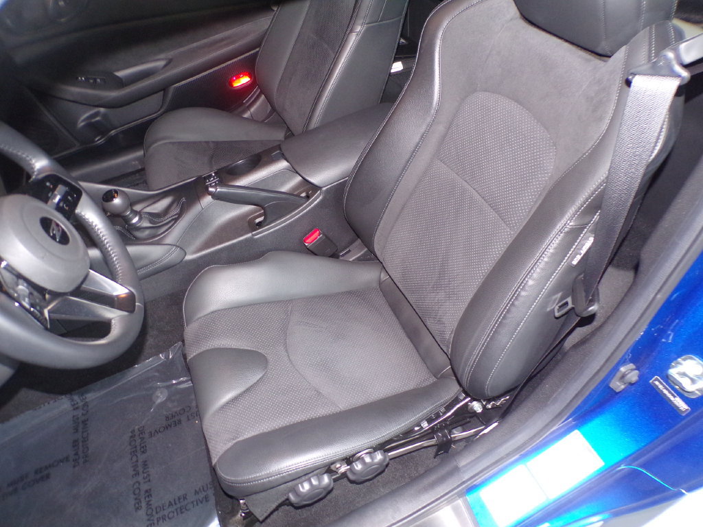Used 2024 Nissan Z Performance w/ Floor Mat Package RWD image 10