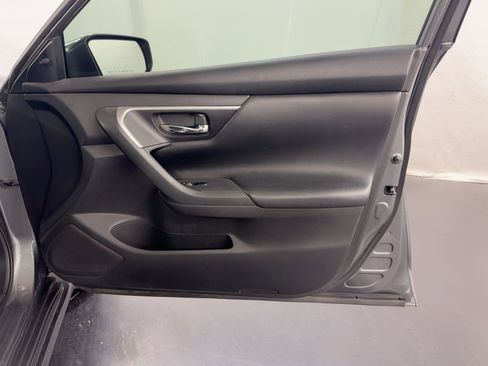 Used 2018 Nissan Altima 2.5 SV image 33