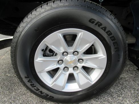 Used 2024 Chevrolet Silverado 1500 LT w/ Convenience Package II RWD image 9
