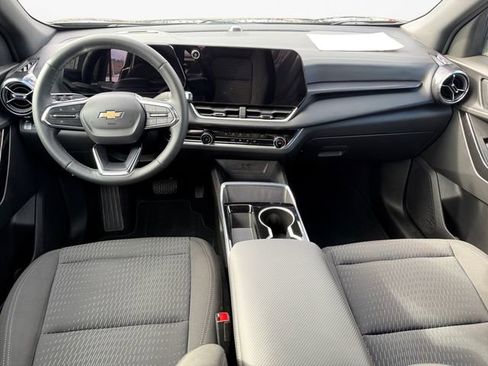 Used 2025 Chevrolet Equinox LT image 10