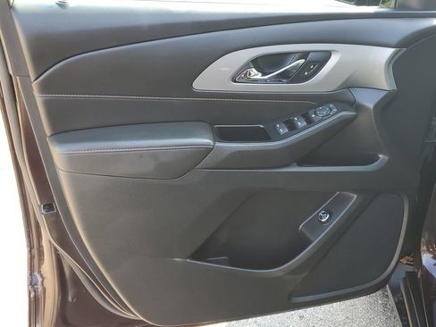 Used 2020 Chevrolet Traverse LT FWD image 5