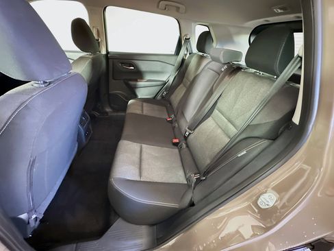 Used 2025 Nissan Rogue SV image 27