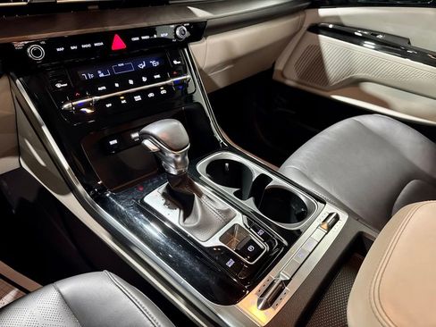 Used 2023 Kia Carnival SX image 20