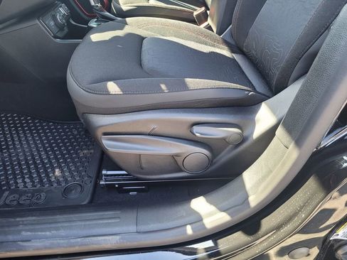 New 2023 Jeep Renegade Trailhawk image 13