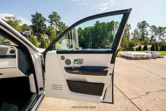 Used 2020 Rolls-Royce Phantom Sedan RWD image 34