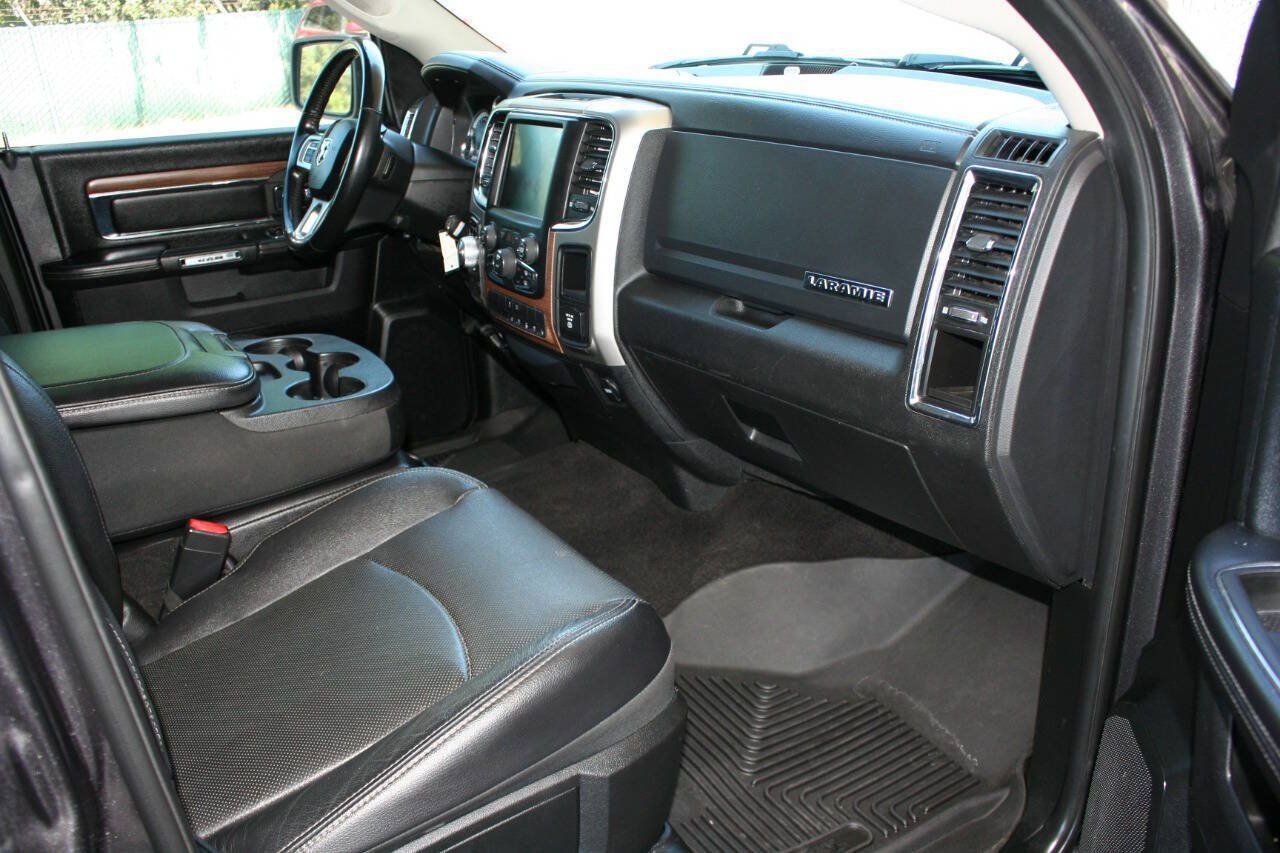 Used 2017 RAM 1500 Laramie AWD/4WD image 13