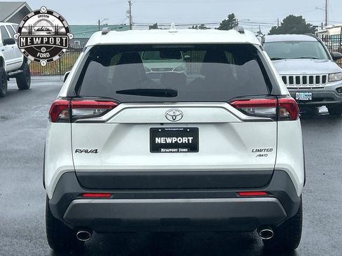 Used 2019 Toyota RAV4 Limited w/ Cold Weather Package AWD/4WD image 8