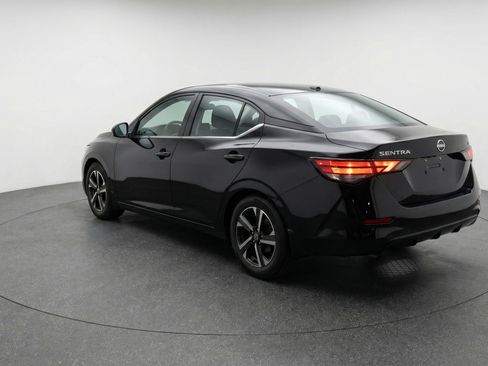 Used 2025 Nissan Sentra SV image 6