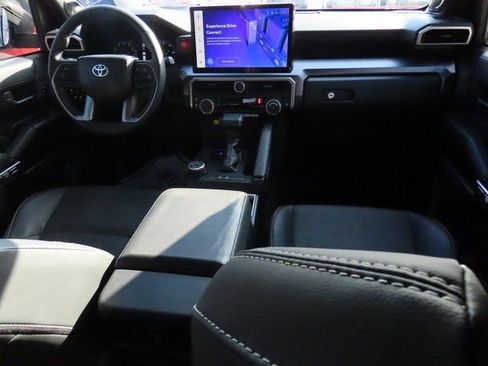 Used 2025 Toyota 4Runner TRD Off-Road Premium image 17