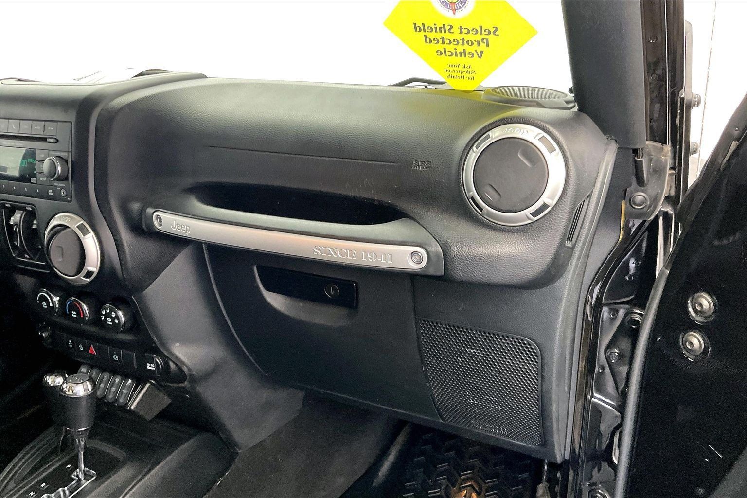 Used 2017 Jeep Wrangler Unlimited Rubicon w/ Connectivity Group AWD/4WD image 15
