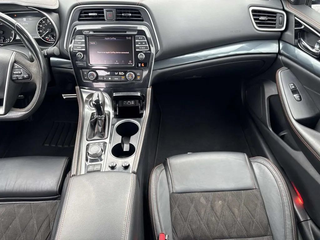 Used 2022 Nissan Maxima SR w/ Sport Mat Group FWD image 13