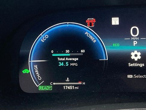 Used 2025 Toyota Highlander Platinum image 18