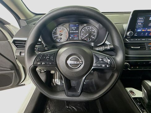 Used 2025 Nissan Altima 2.5 S image 13