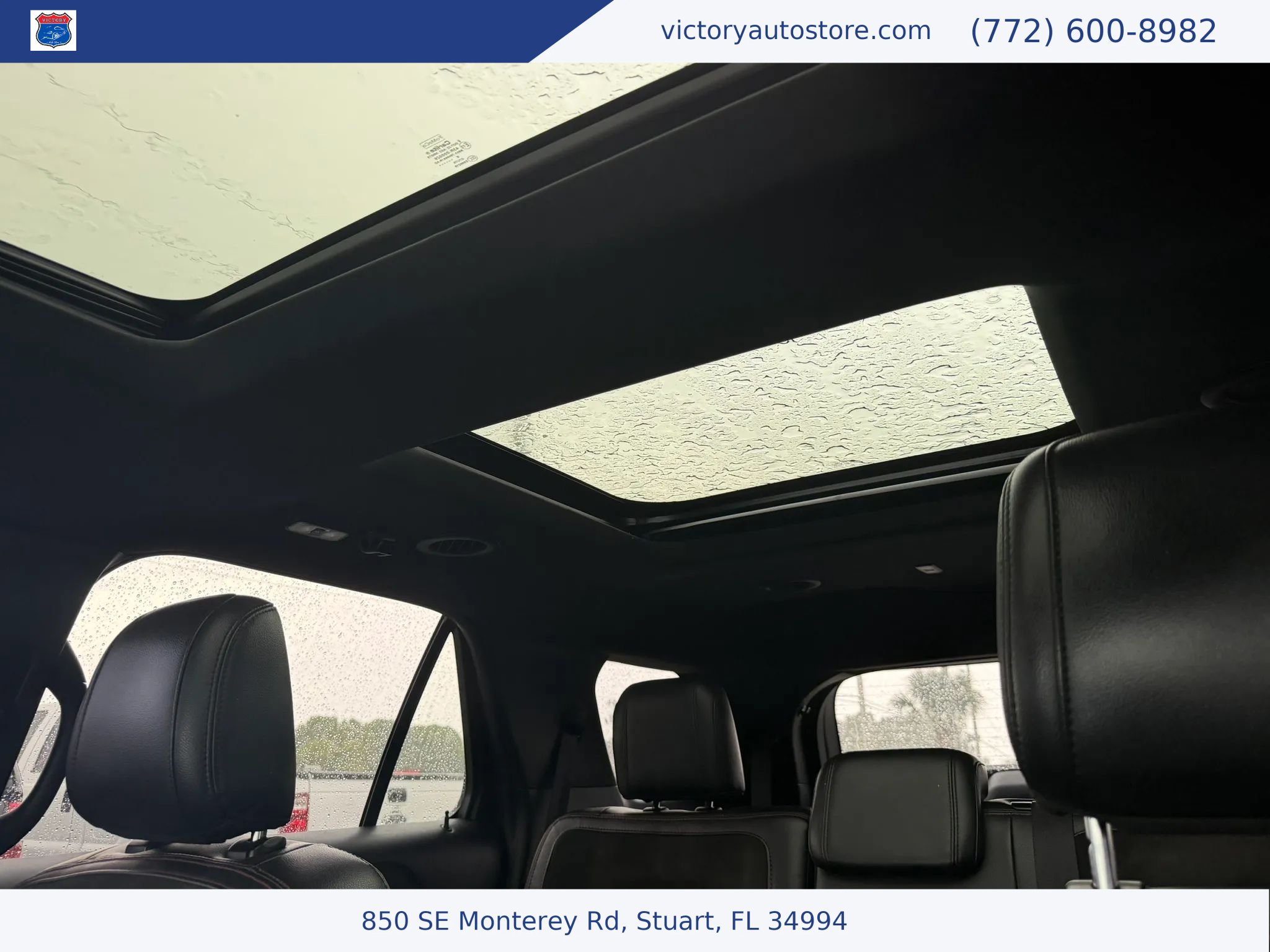 Used 2018 Ford Explorer XLT w/ Equipment Group 202A AWD/4WD image 19