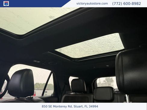 Used 2018 Ford Explorer XLT w/ Equipment Group 202A AWD/4WD image 19