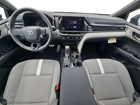 Used 2026 Toyota Camry SE w/ Convenience Package FWD image 10