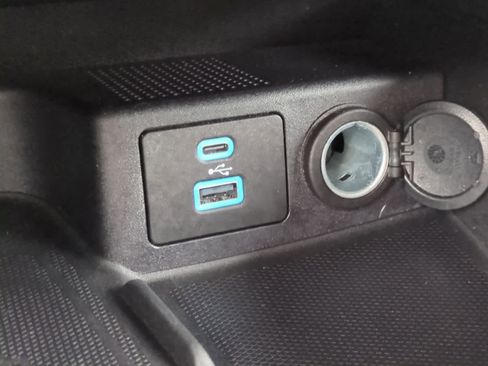 Certified 2023 Ford Escape Platinum w/ Premium Technology Package image 31