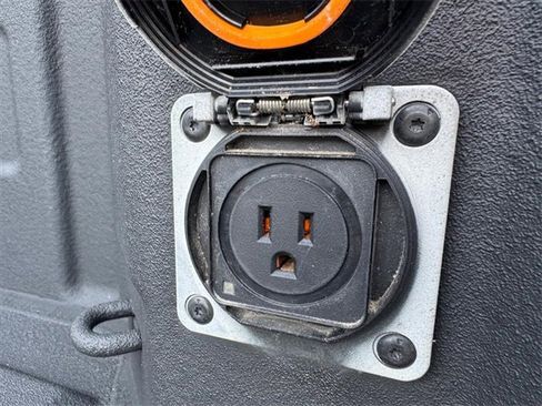 Used 2022 GMC Sierra 1500 SLT w/ SLT Premium Plus Package image 11