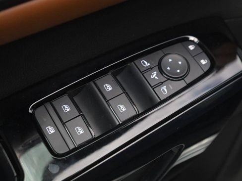 New 2026 Nissan Pathfinder Platinum AWD/4WD image 11