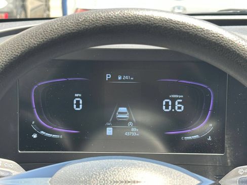 Used 2025 Kia Sportage LX FWD image 39