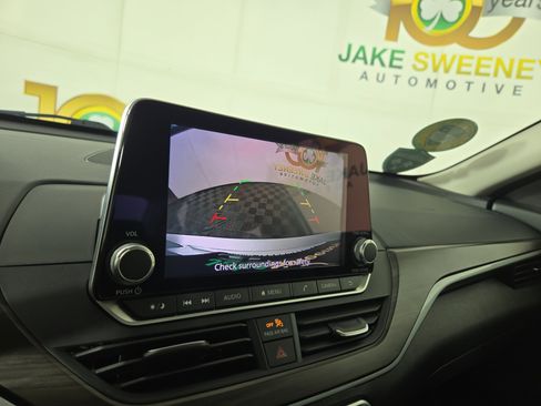 Used 2024 Nissan Altima 2.5 SV FWD image 20