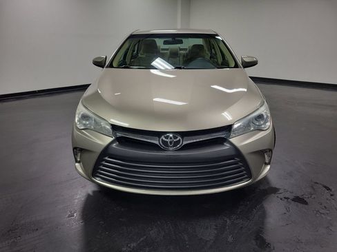 Used 2017 Toyota Camry LE FWD image 2