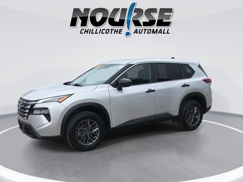 Used 2024 Nissan Rogue S FWD image 4