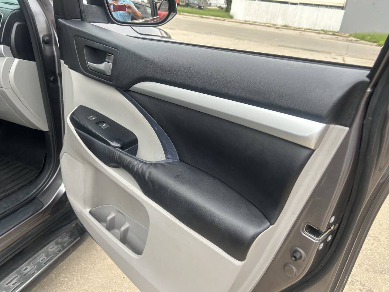 Used 2016 Toyota Highlander XLE AWD/4WD image 26