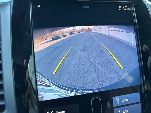 Used 2021 Volvo XC90 T6 Momentum image 13