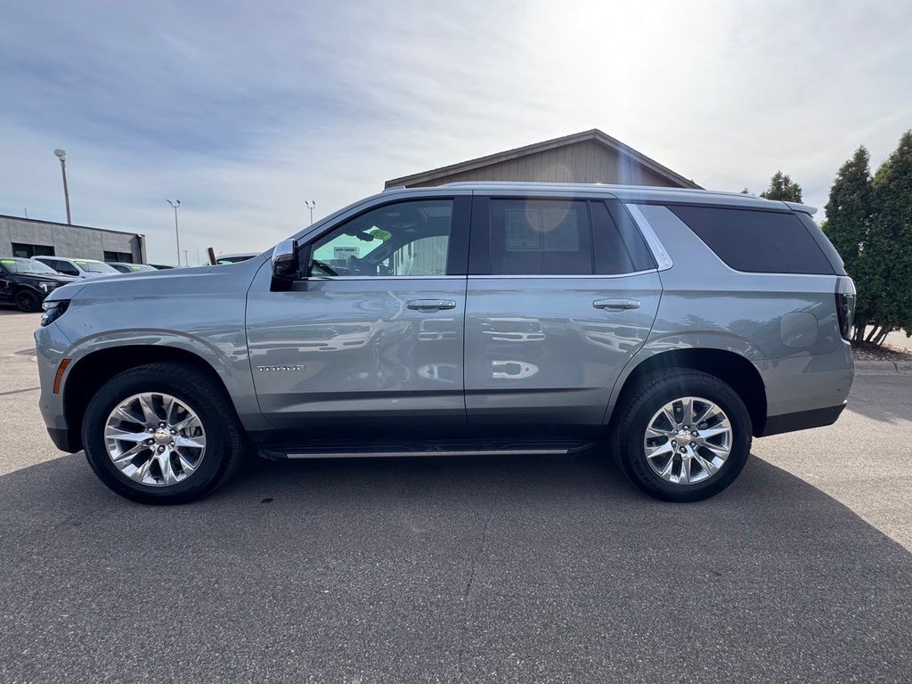 Used 2026 Chevrolet Tahoe Premier AWD/4WD image 12