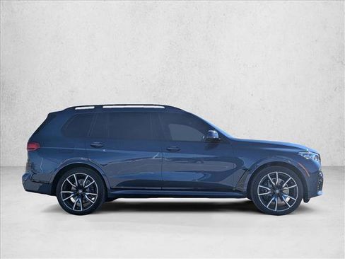 Used 2022 BMW X7 xDrive40i w/ M Sport Package image 4