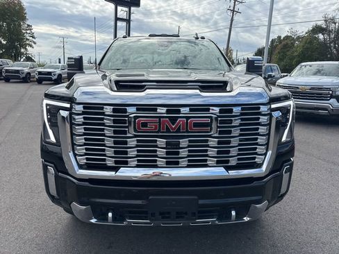 Used 2024 GMC Sierra 3500 Denali image 8