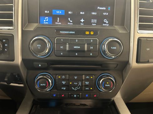 Used 2017 Ford F350 Lariat w/ Lariat Value Package AWD/4WD image 14