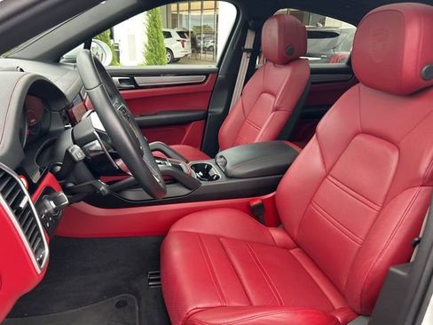 Used 2023 Porsche Cayenne Coupe image 21