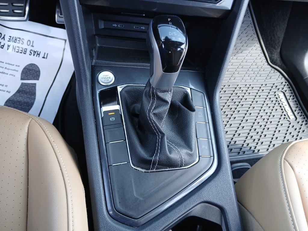 Used 2024 Volkswagen Tiguan SE R-Line w/ MDO Package, Three-Row FWD image 18