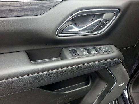 Used 2023 GMC Yukon XL SLT image 12