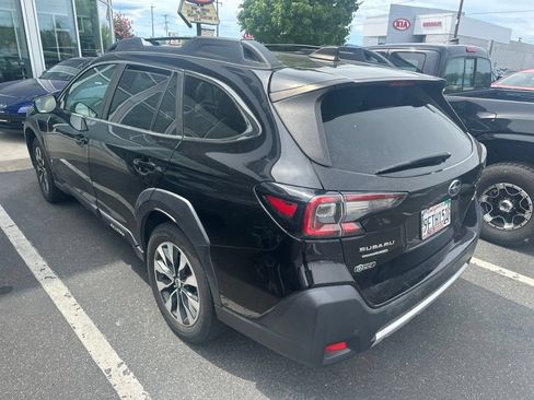 Used 2023 Subaru Outback Limited AWD/4WD image 5