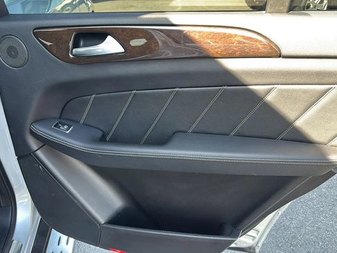 Used 2015 Mercedes-Benz GL 450 4MATIC image 37