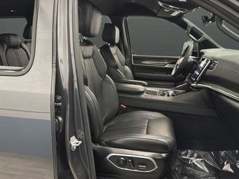 Used 2022 Jeep Wagoneer Series III image 22