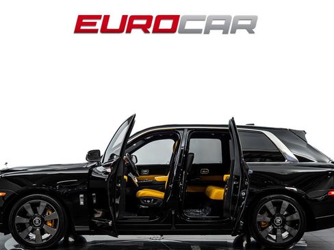 Used 2023 Rolls-Royce Cullinan AWD/4WD image 3
