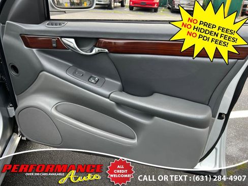 Used 2001 Cadillac De Ville DTS w/ Comfort/Convenience Pkg image 26