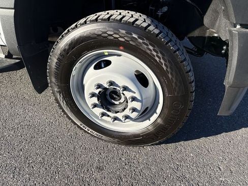 New 2026 Ford F550 4x4 Crew Cab image 12