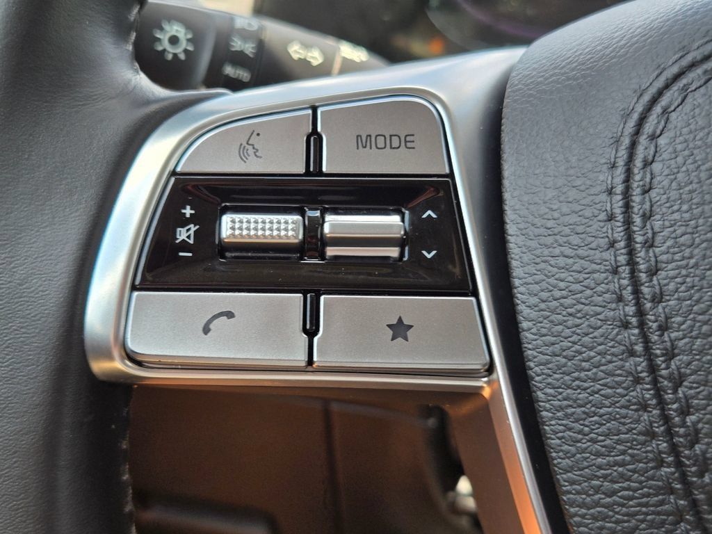 Certified 2023 Kia Telluride EX w/ EX Captain's Chair Package FWD image 24