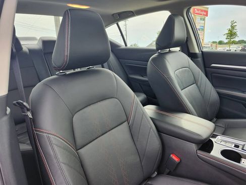Used 2025 Nissan Altima 2.5 SR w/ SR Premium Package AWD/4WD image 11
