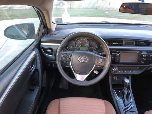 Used 2014 Toyota Corolla LE image 32