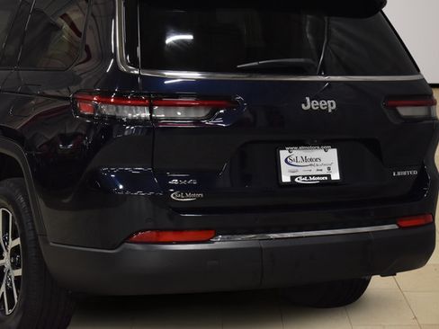 Used 2023 Jeep Grand Cherokee L Limited w/ Trailer Tow Group (B) AWD/4WD image 37