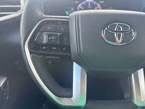 Used 2022 Toyota Tundra Platinum w/ Advanced Package image 31