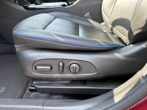 Used 2024 Buick Envista Sport Touring w/ Convenience I Package FWD image 10
