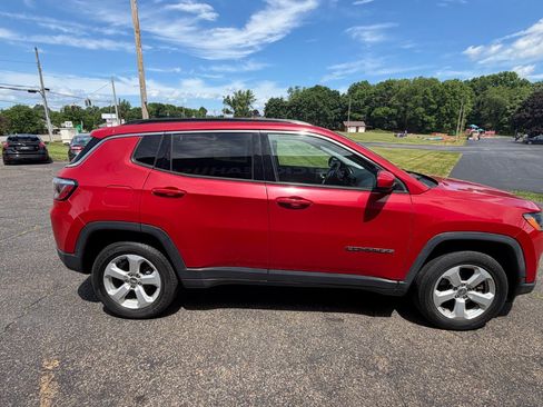Used 2019 Jeep Compass Latitude w/ Cold Weather Group AWD/4WD image 6